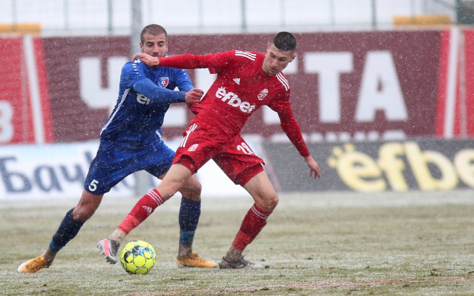 Днес се изиграха последните три мача от 22-ия кръг в