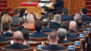 3 вицепремиери и 7 министри от кабинета Петков ще участват