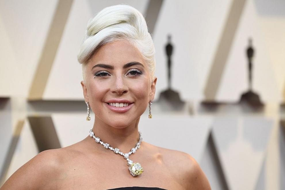 38-годишната певица Лейди Гага предизвика слухове за годеж с приятеля