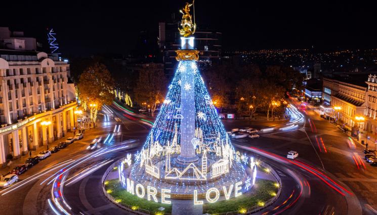 Тбилиси - Вижте как грейна грузинската столица Тбилиси за Коледа (ГАЛЕРИЯ)