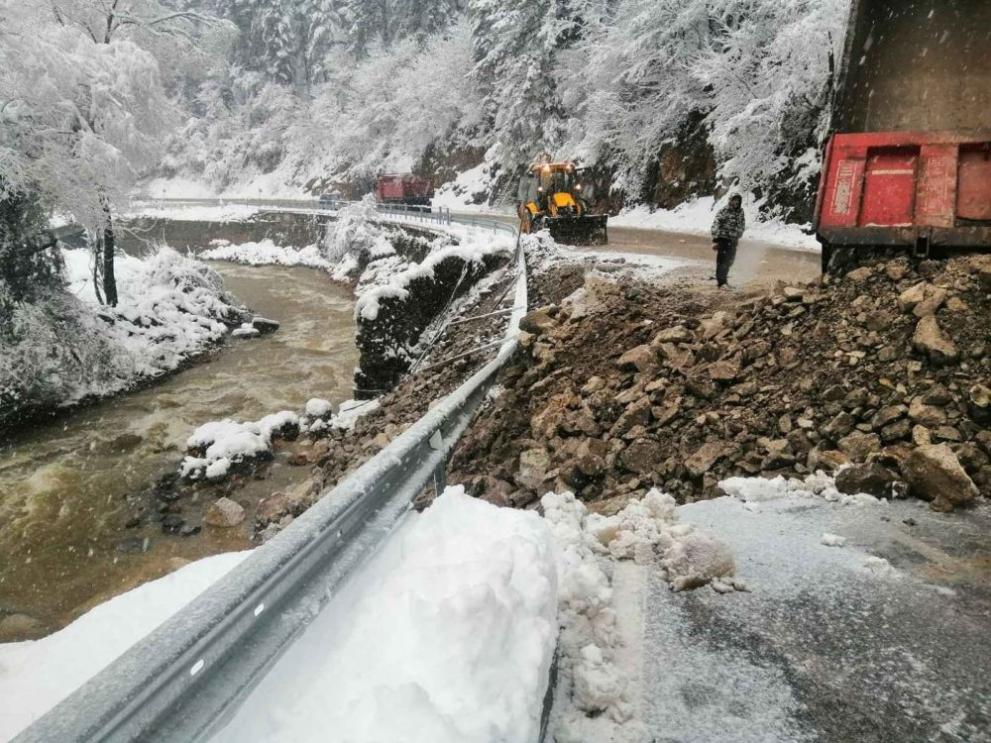 За да излезеш или влезеш в Триград - задължително са
