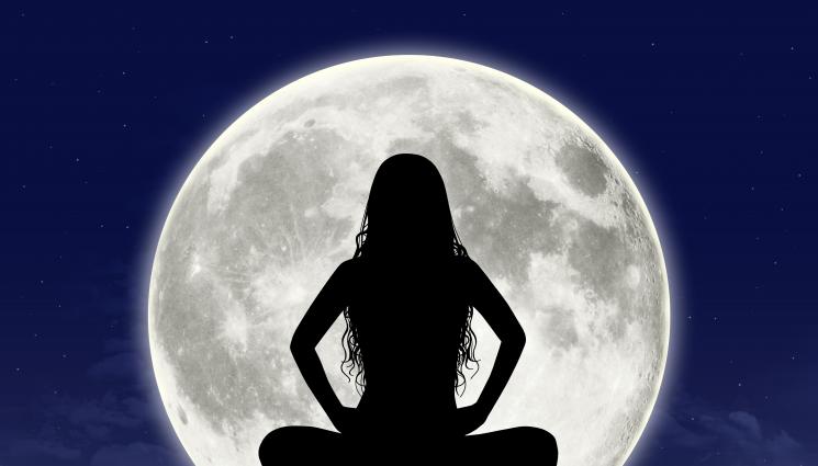 луна - В пещерите на Луната има също толкова уют, колкото и атмосфера