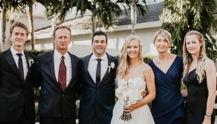 Корда - Голфърката Джесика взе за съпруг любител на проститутки, прочутият й татко намръщен