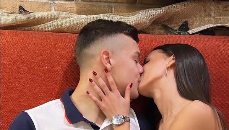 Галчев - С испанска галантност играч на Левски се обясни в любов за ЧРД на най-доброто гадже на света