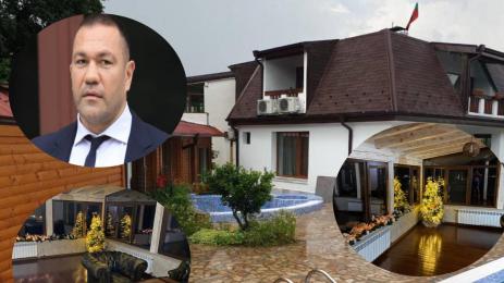 кобрата къща