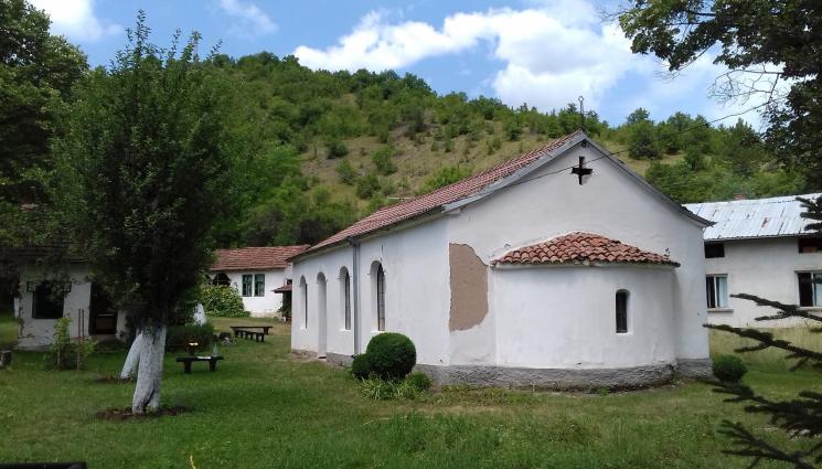 вяра - ВЯРА: Св. Петка откри мястото на стар манастир