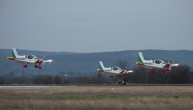 самолети Злин - Пристигнаха новите тренировъчни самолети за курсантите във ВВВУ (ГАЛЕРИЯ)