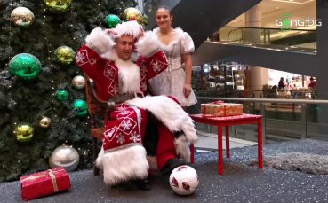 Нападателят на Берое Мартин Камбуров и олимпийската шампионка от Токио