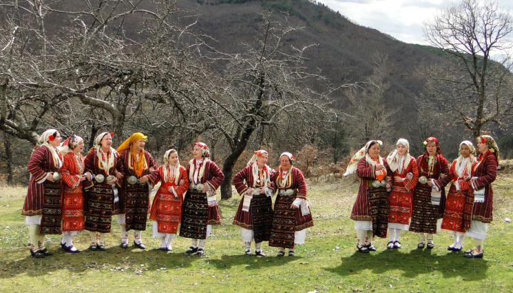 Доленски баби - Наред с мартениците, Сурва и нестинарството: Доленските баби влязоха в Юнеско