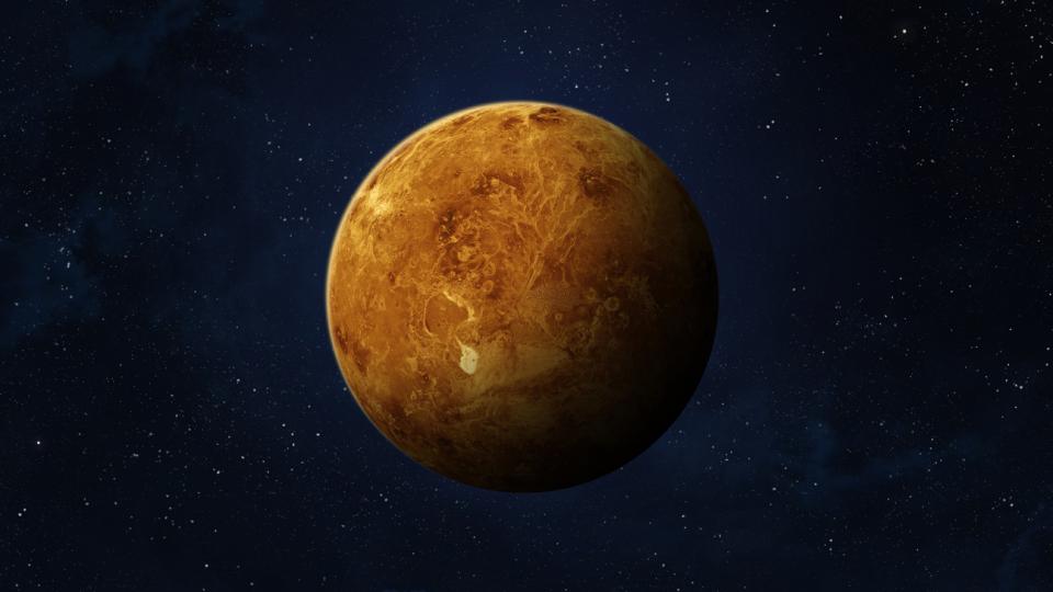 <p><strong>5 септември - Преход на Венера в Дева</strong></p>

<p>Венера ще бъде в Дева от 5 до 28 септември. В този знак тя се чувства доста добре, така че ни очаква благоприятно време. Астролозите съветват да спортувате по-често, да посещавате лекари и като цяло да се грижите за здравето си. Освен това ден преди прехода Венера ще бъде в перихелий спрямо Земята. Силата ѝ ще се увеличи, което ще направи първия понеделник на есента възможно най-продуктивен.</p>