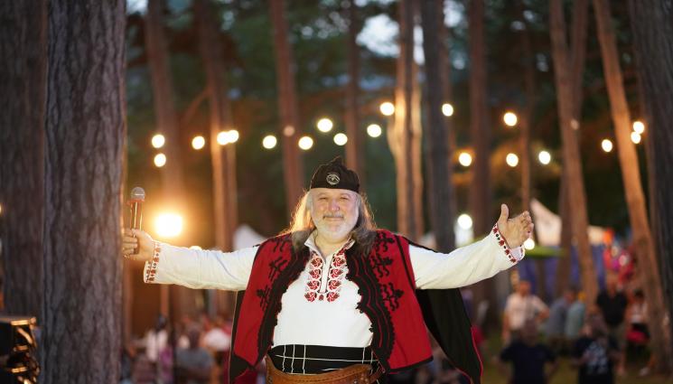 Володя Стоянов - Володя Стоянов изгражда Духовен център в Петрич!