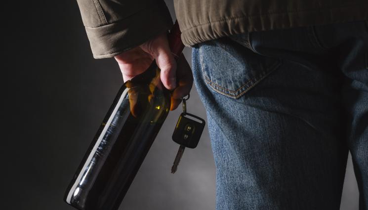 пиян шофьор - ЕКШЪН НА ПЪТЯ: Пиян шофьор катастрофира след гонка с полицията!