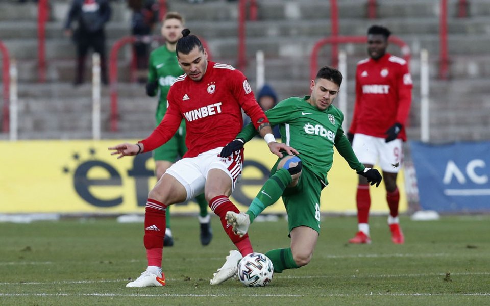 Лудогорец приема ЦСКА в интригуващ сблъсък в плейофната фаза на