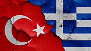 Турският министър на отбраната Хулуси Акар и гръцки депутати влязоха