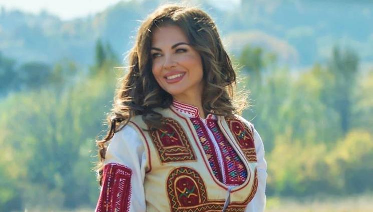 Райна - Райна замени фитнеса с гума от трактор, певицата възстанови тренировките (СНИМКИ)