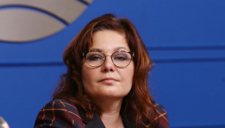 Сербезова - Сербезова пред протестиращите: Аз съм против задължителната имунизация срещу COVID-19