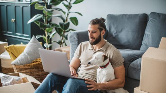 човек с куче