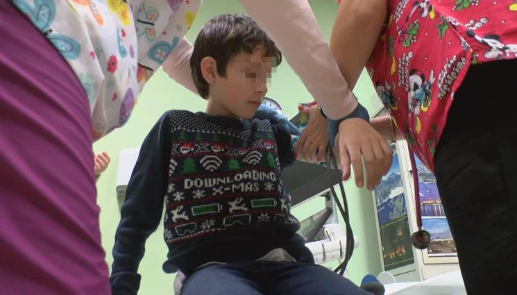 ваксина дете - Само в София: 120 деца с резервация за ваксина