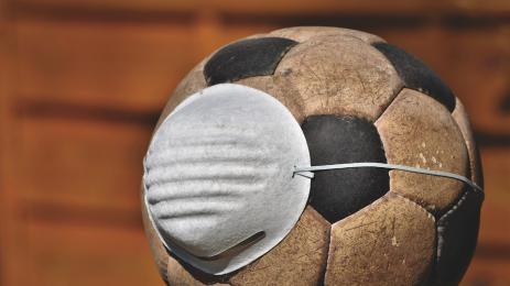 футбол коронавирус маска