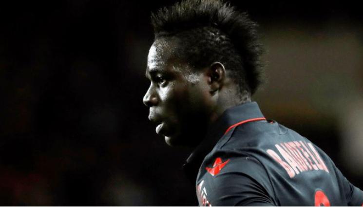 Балотели - Луд умора няма – ето как перкото Марио Балотели рита в главата съотборник след гол (ВИДЕО)