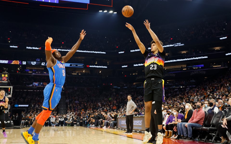 Финикс надигра Лос Анджелис Клипърс със 106:89 и стана първият