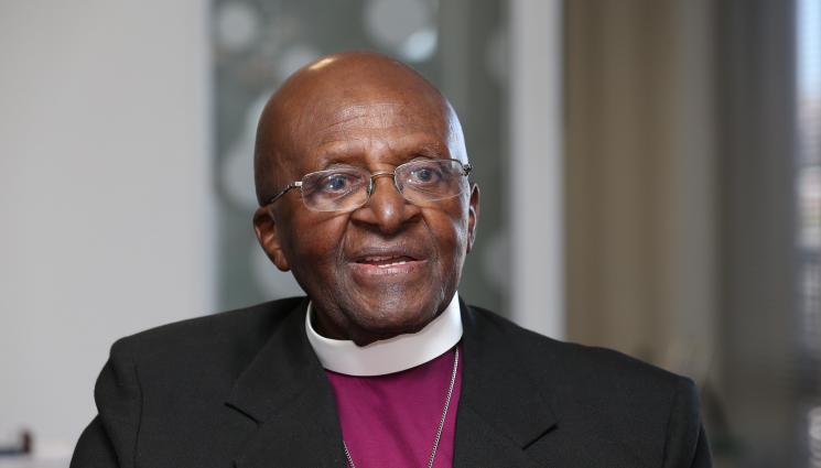 Дезмънд Туту - Почина Дезмънд Туту, един от емблематичните борци срещу апартейда в ЮАР