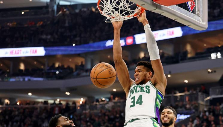 Янис Антетокумпо - Звезда от НБА чака четвърто (СНИМКИ)