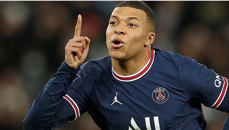 Мбапе - Килиан Мбапе обявен за Най-добър играч на годината за наградите Globe Soccer Awards