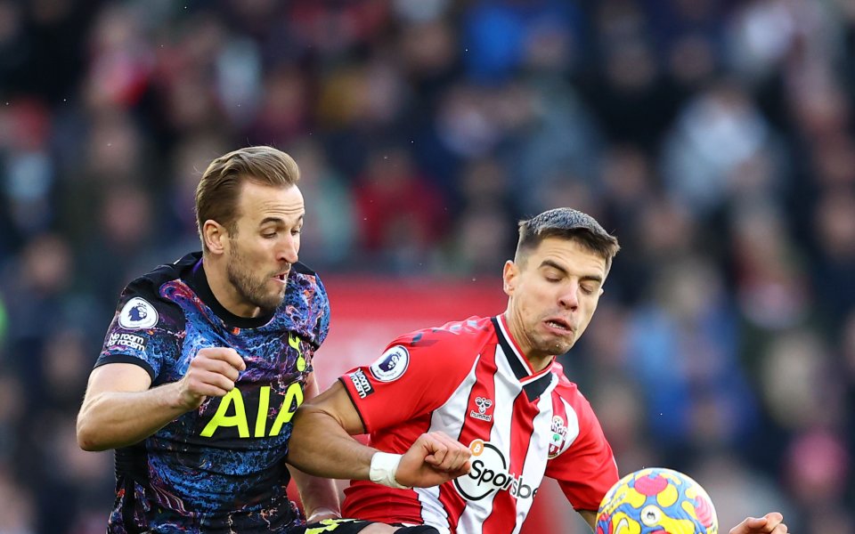 Отборите на Саутхемптън и Тотнъм Хотспър си дават спор в