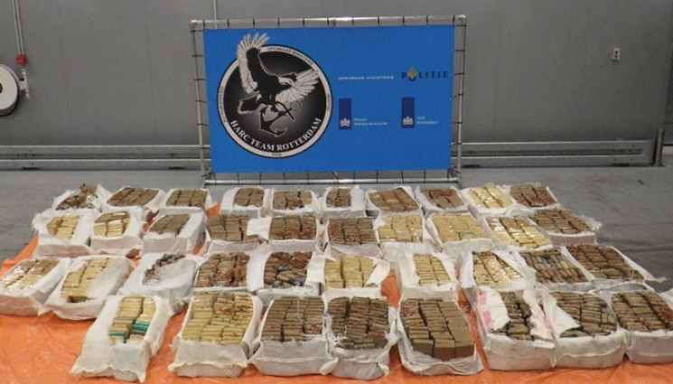 дрога - Нидерландия и Белгия се превръщат в център за прекарване на кокаин, идващ предимно от Колумбия