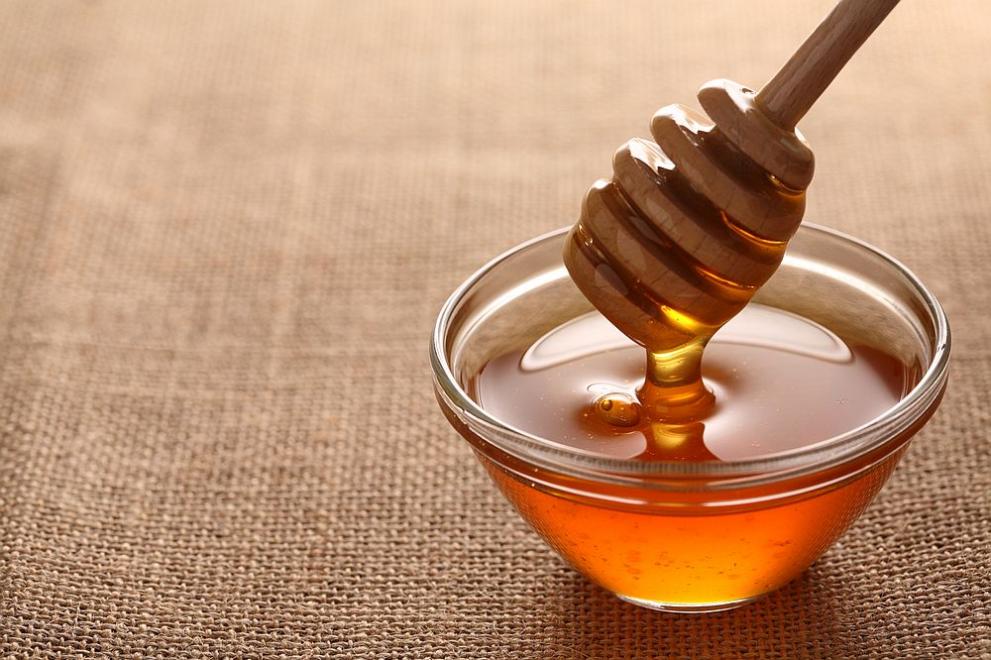 Медът се използва от хиляди години, а полезните му свойства