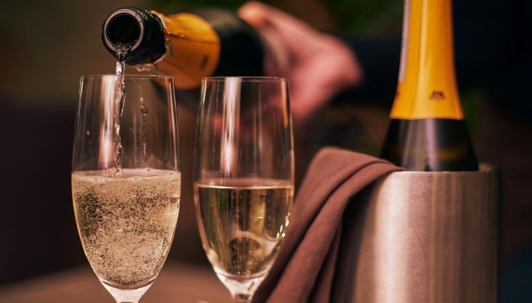 шампанско - Шампанското се връща на трапезата