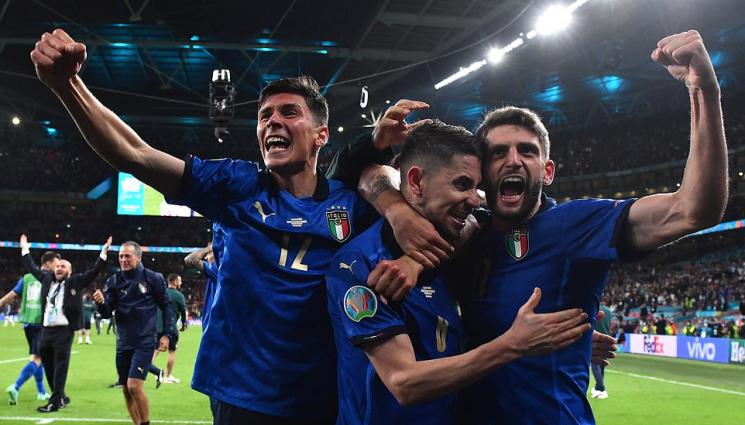 Италия Евро 2020 - Син отбор е №1 в света за 2021 г. в анкетата на Международната асоциация на спортната преса