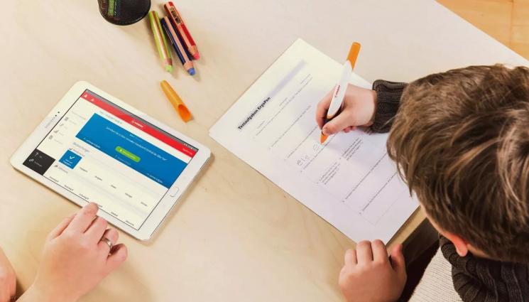 ХайТех - Приложение учи децата на ръкопис