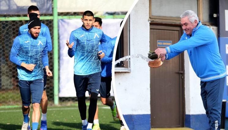 Левски - Левски започна без новите, но пред 300 верни фенове и с голяма еуфория (СНИМКИ)