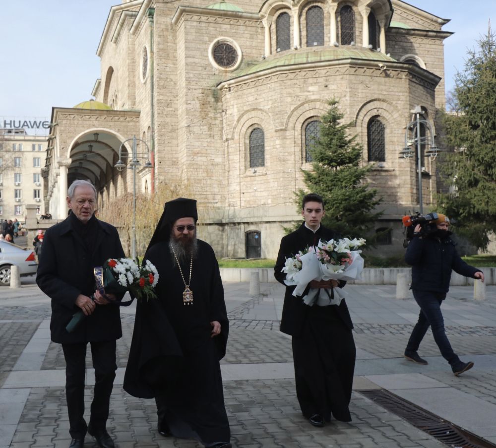 В митрополитския храм "Света Неделя" беше отслужен благодарствен молебен в памет на загиналите воини