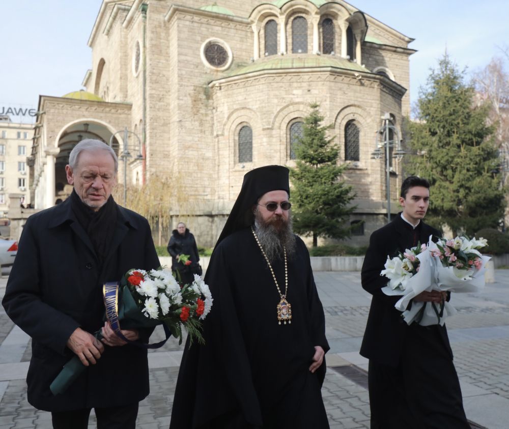 В митрополитския храм "Света Неделя" беше отслужен благодарствен молебен в памет на загиналите воини
