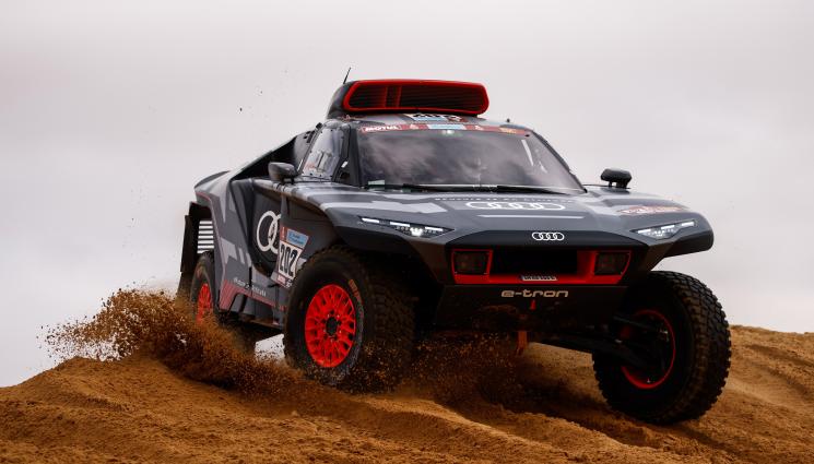 Карлос Сайнс Ауди - Карлос Сайнс донесе на Audi първа победа в историята на Рали Дакар