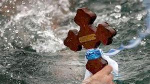 От гражданското сдружение Св Георги Победоносец  поставят временен бент на река