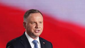 Президентът на Полша Анджей Дуда предупреди новото правителство на страната