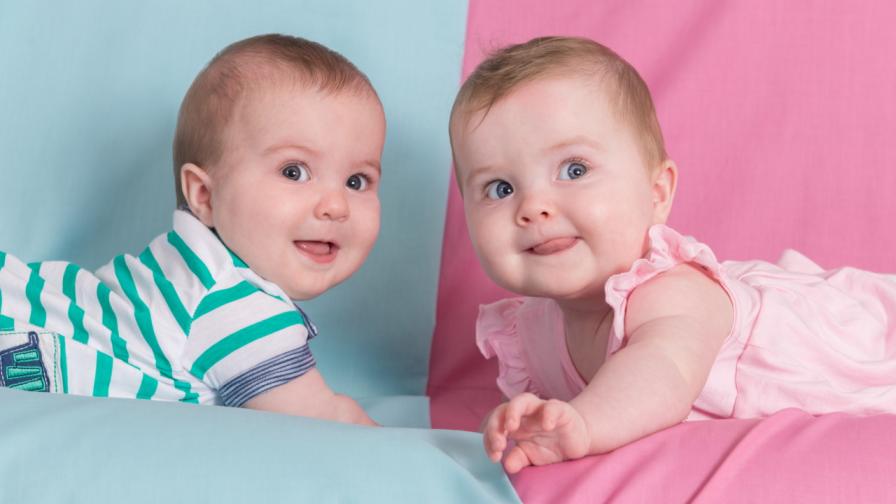 <p>Близнаци се родиха в различни години</p>