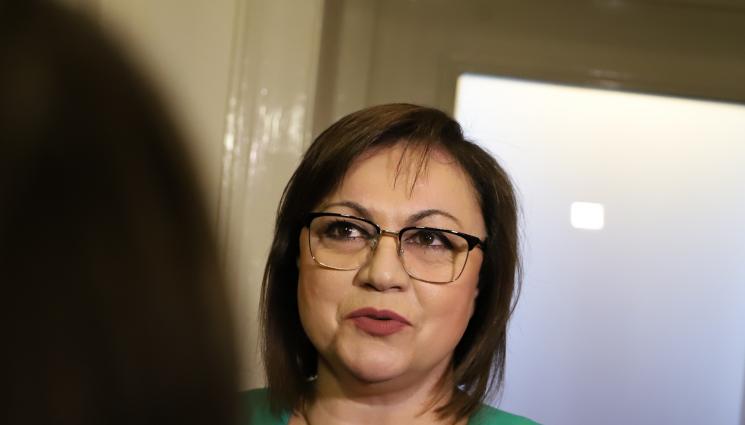 нинова - Нинова: Два от телекомите няма да вдигат цените, докато съдът не се произнесе