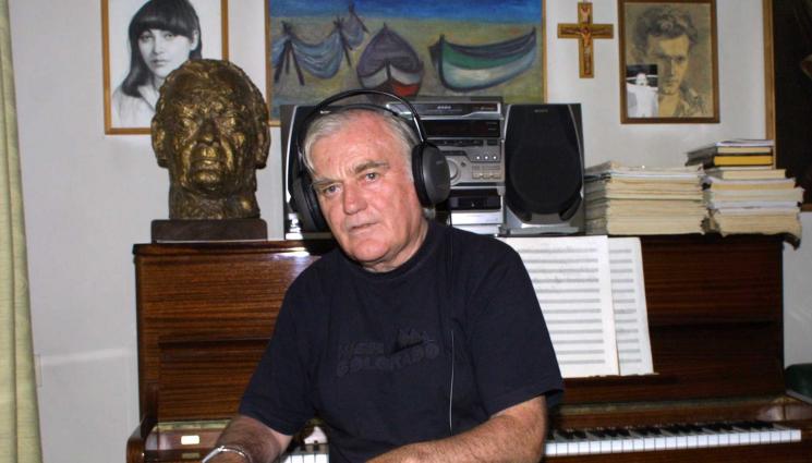 Тончо Русев - Кръстиха улица на Тончо Русев