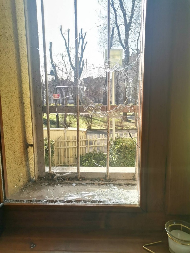 Стрелба по Духтевата къща