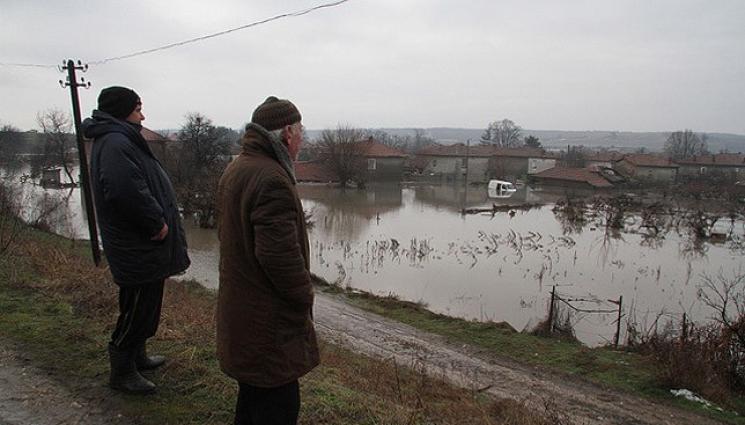 Бисер - Бисер брани единствената обвиняема за потопа