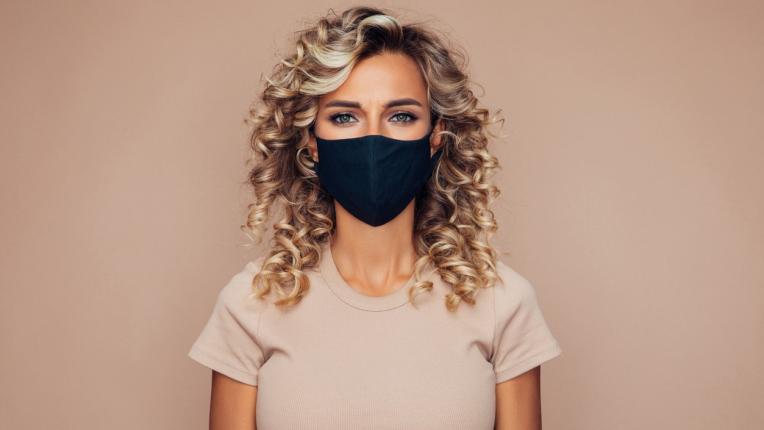 жена маска коронавирус пандемия