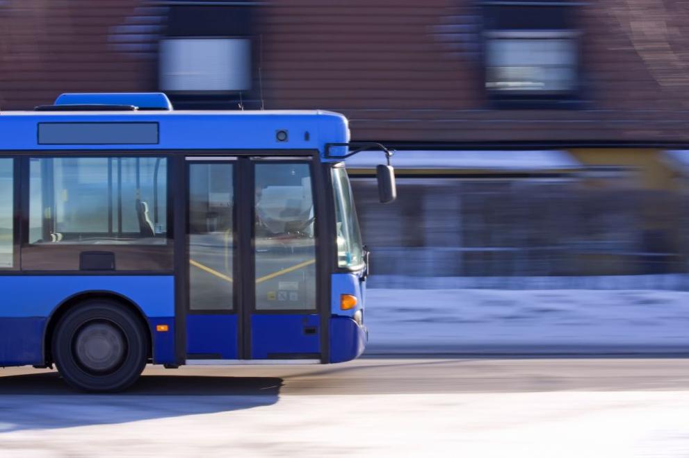 Автобус на градския транспорт претърпя тежък инцидент в Пловдив. Произшествието
