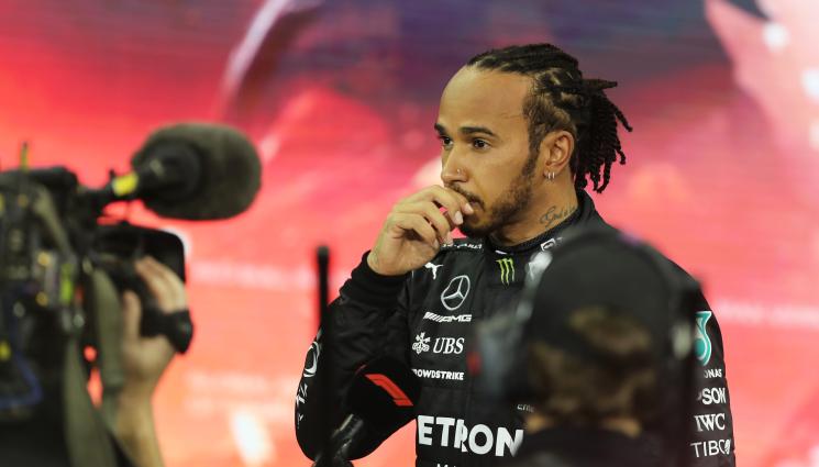 Люис Хамилтън - 55 дни след края на сезона във Ф1 Хамилтън се завърна. Наредиха го на 6-о място сред най-влиятелните в автомобилния спорт