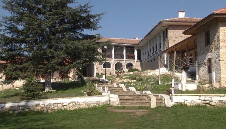 вяра - ВЯРА: Чирпанският манастир е най-старият в Европа