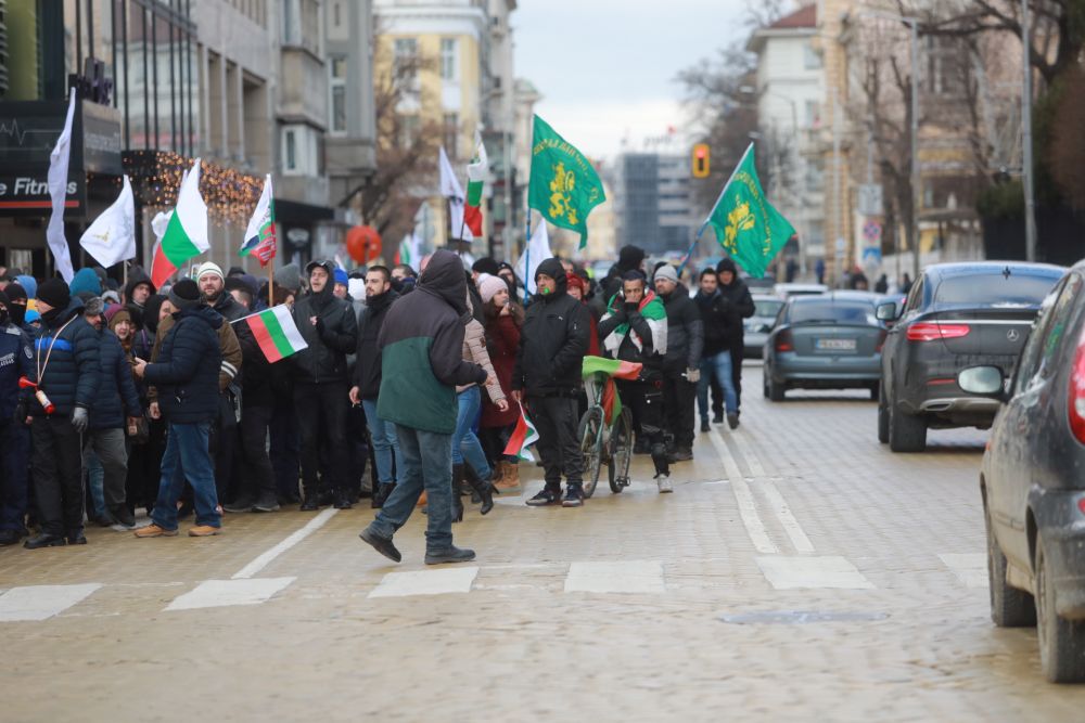 Протест срещу зеления сертификат в центъра на София